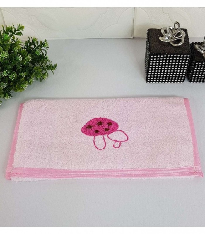 TOALLITA 0.35X0.70 COLOR ROSA CON DISEÑO