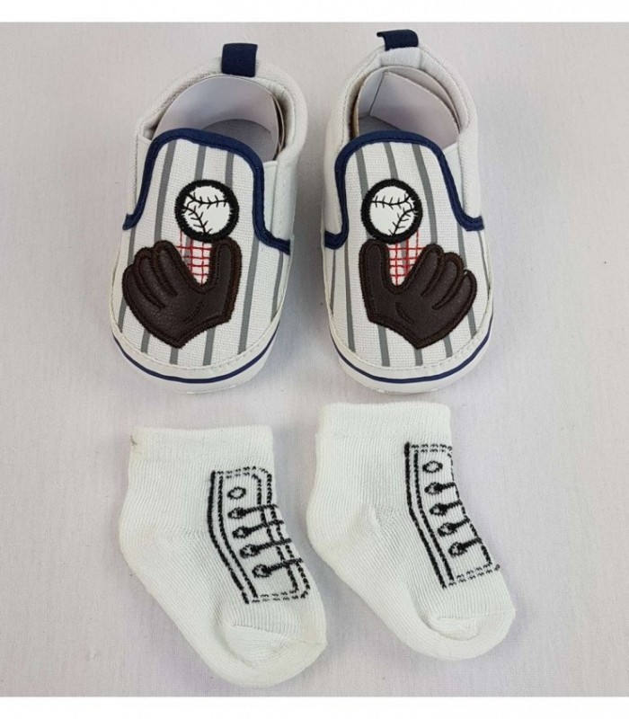 ZAPATITO PARA BEBE CON MEDIA - COLOR BLANCO