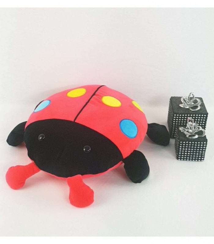 ESCARABAJO DE PELUCHE COLOR NEGRO CON ROSADO
